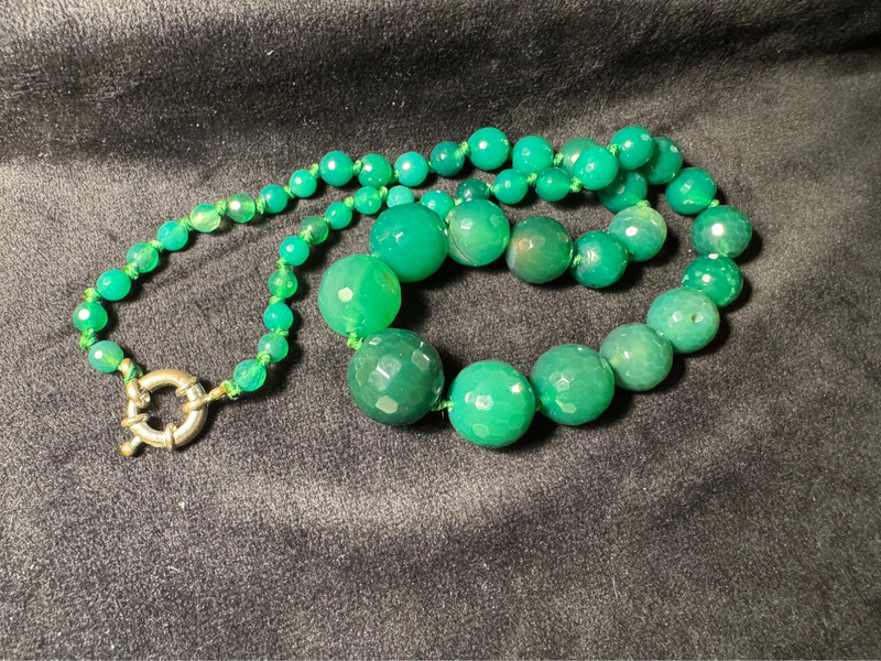 Green onyx beads