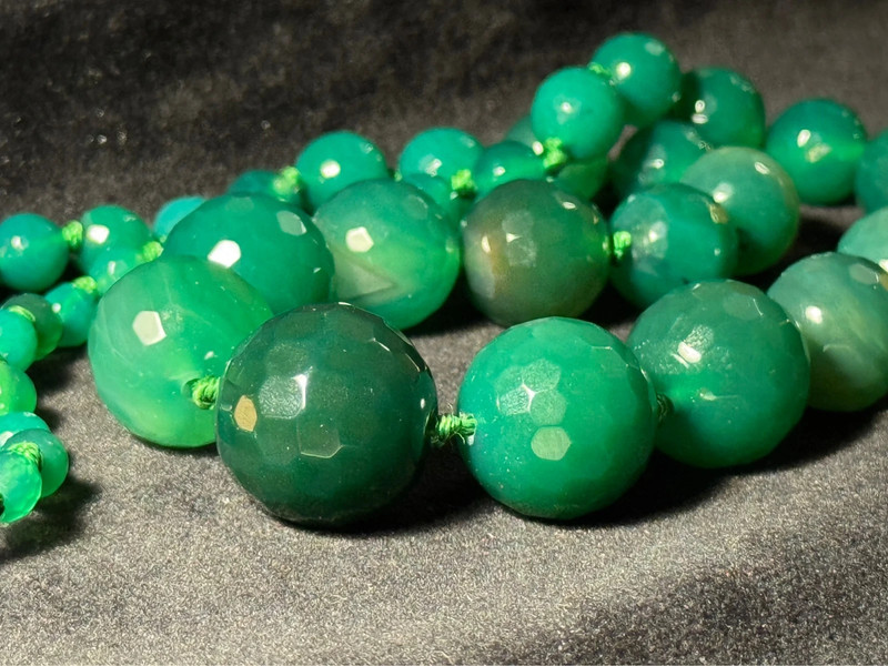 Green onyx beads