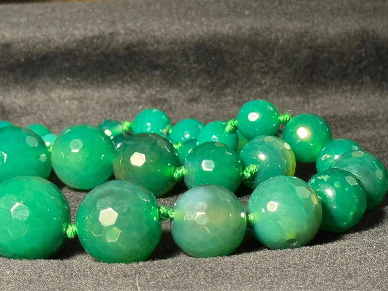 Green onyx beads
