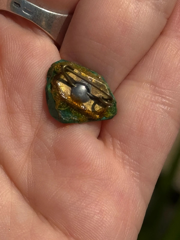 Vintage brooch with natural malachite.#116