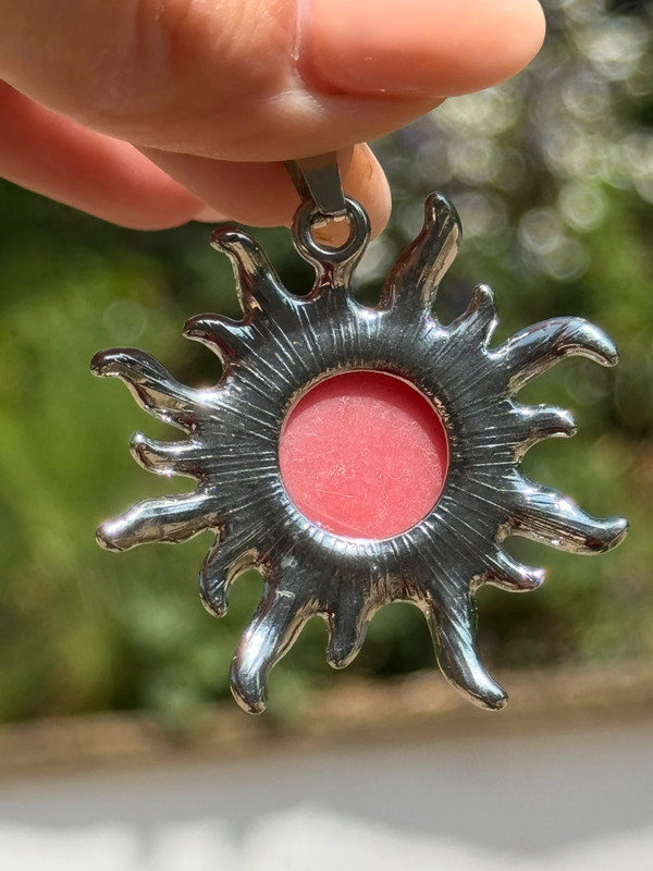 Pendant the sun coral.
