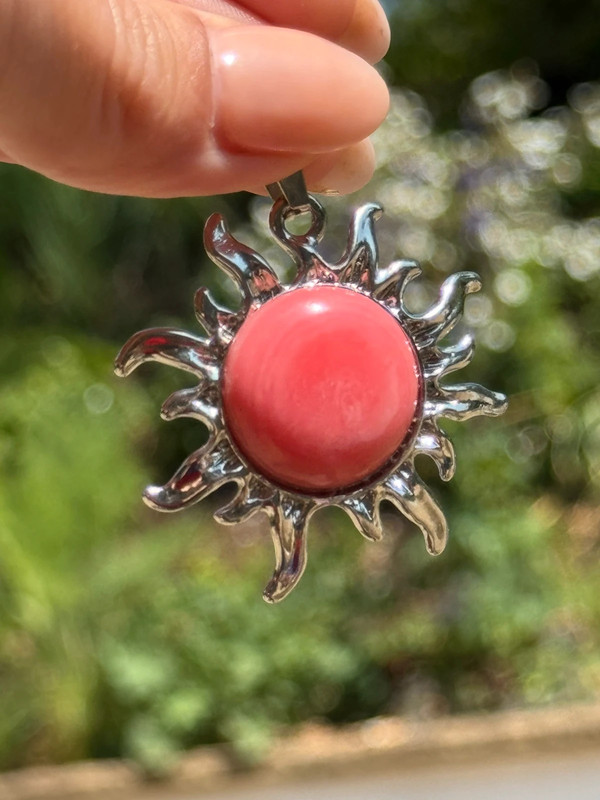 Pendant the sun coral.