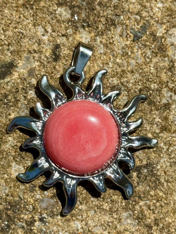 Pendant the sun coral.