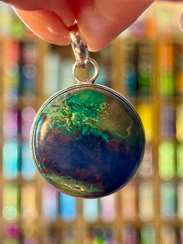 Chrysocolla Pendant – Gentle Power and Inner Peace