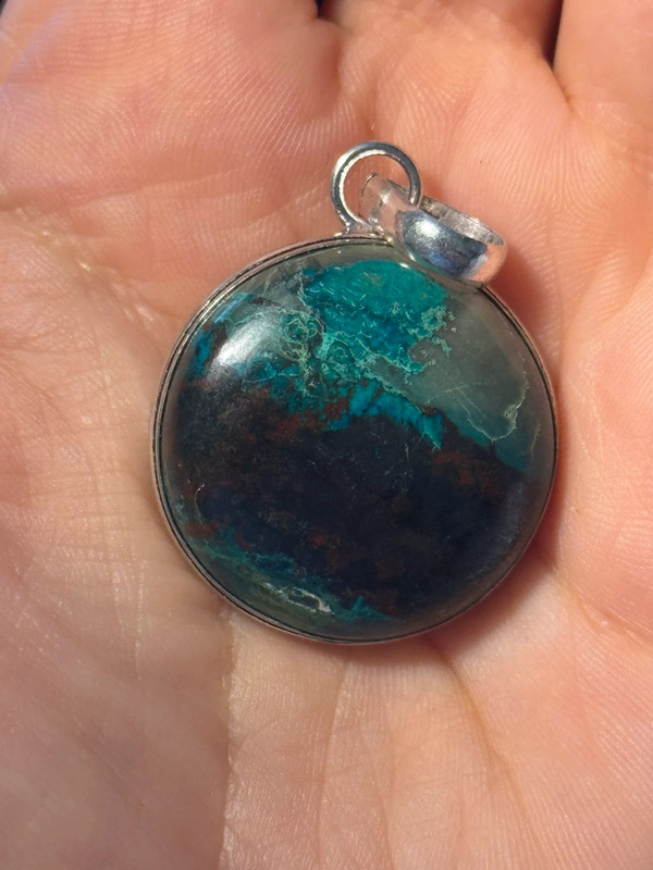 Chrysocolla Pendant – Gentle Power and Inner Peace