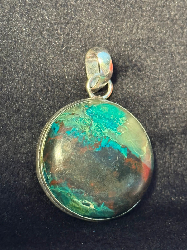 Chrysocolla Pendant – Gentle Power and Inner Peace