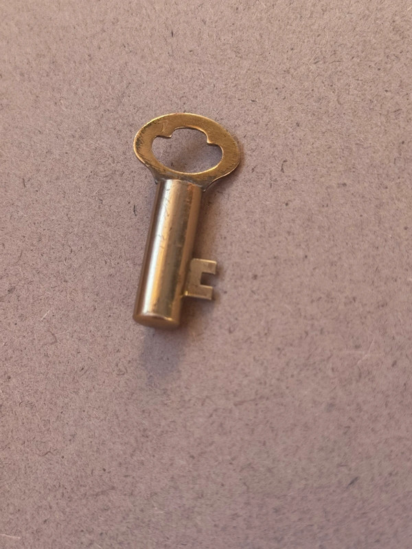 Vintage Japanese key-style novelty lighter, brass tone, approx 1950-60