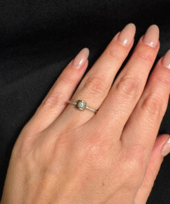 Gold Ring with a central round brilliant stone .585 hallmark, size J½