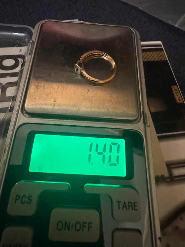 Gold Ring with a central round brilliant stone .585 hallmark, size J½