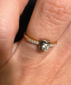 Gold Ring with a central round brilliant stone .585 hallmark, size J½
