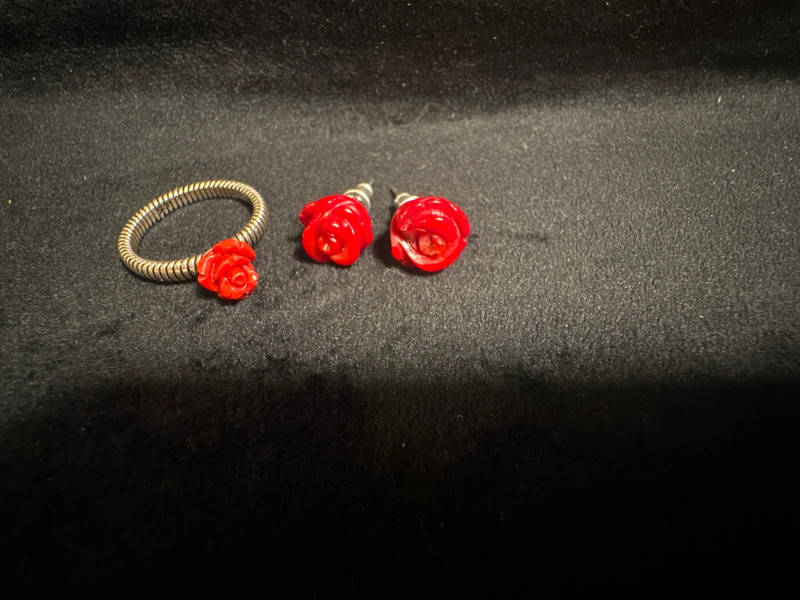 set of red rose coral stud earrings and ring size P(#8)