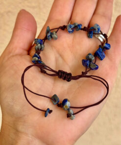 Bracelet with natural lapis lazuli