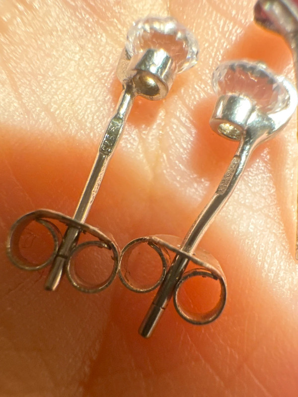 Two pairs of silver stud earrings(#5)