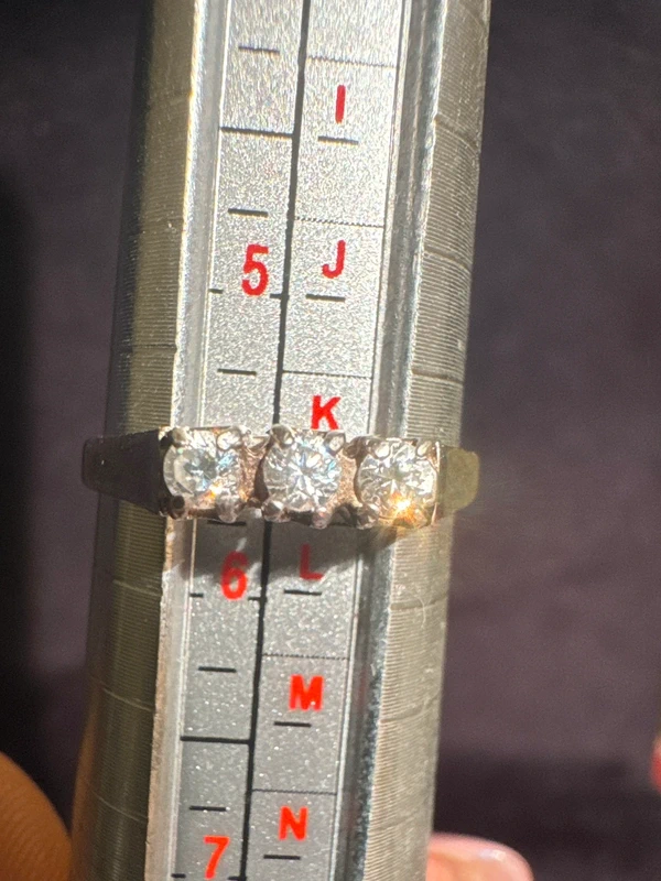 Silver ring with sparkling stones, size K(#2)