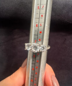 Incredibly beautiful sparkling ring, size O