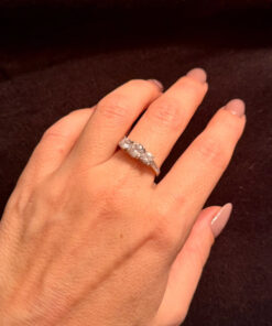 Incredibly beautiful sparkling ring, size O