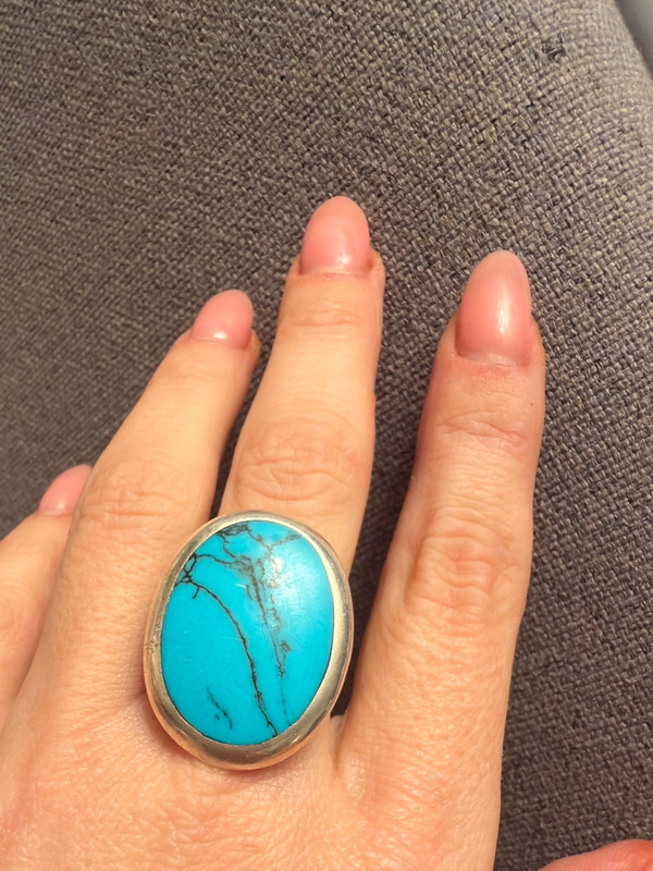 Gorgeous 925 sterling silver ring, size P, with turquoise