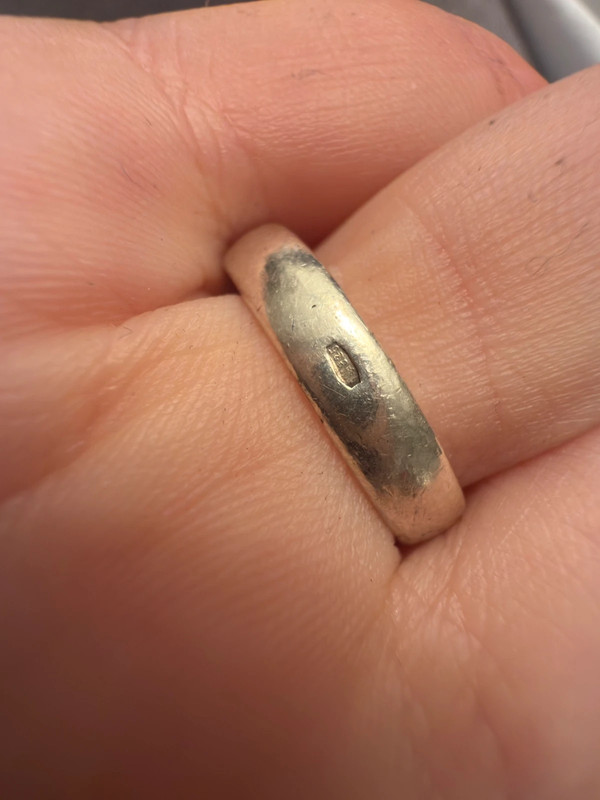 Gorgeous 925 sterling silver ring, size P, with turquoise