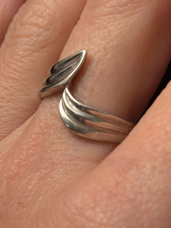 Beautiful Sterling silver ring Uk size Q