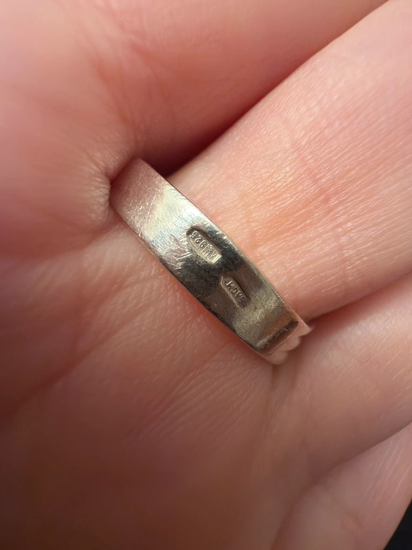 Beautiful Sterling silver ring Uk size Q