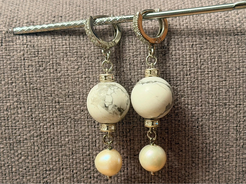 Silver New Earrings with Koh-Lon and Pearl #107