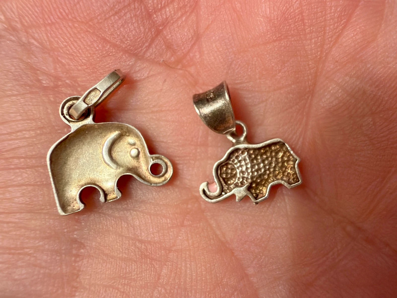 Two small elephants pendants sterling silver#107