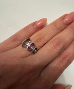 Incredibly beautiful new silver ring with three amethysts, size L (50).