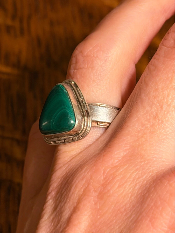 Antique silver ring with natural malachite, triangle shape, size m#18