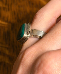 Antique silver ring with natural malachite, triangle shape, size m