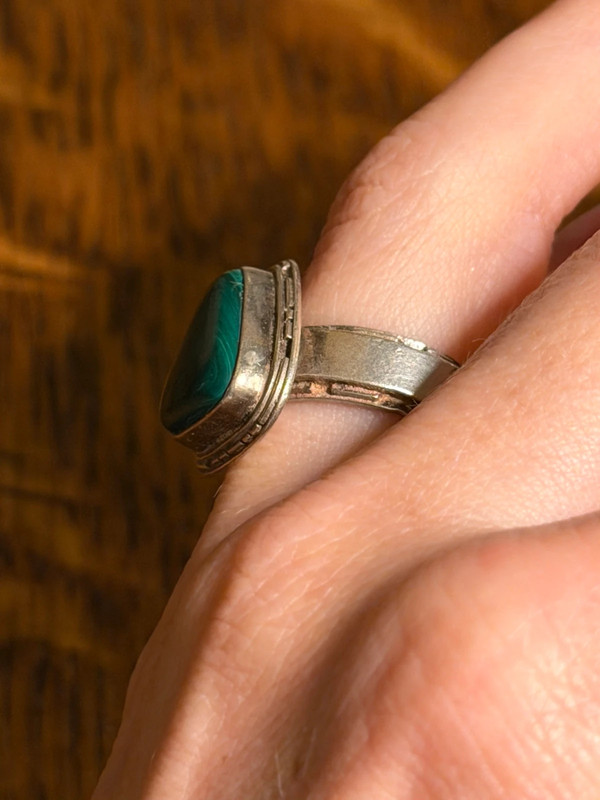 Antique silver ring with natural malachite, triangle shape, size m#18