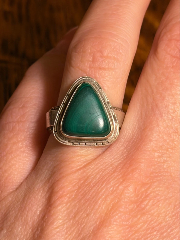 Antique silver ring with natural malachite, triangle shape, size m#18