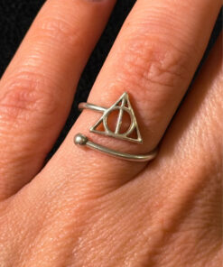 A symbolic ring made of 925 sterling silver, adjustable size, approximate size L (#110)