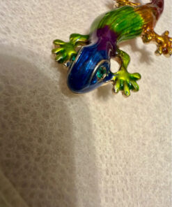 Lizard brooch