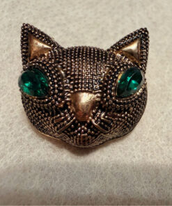 Cat brooch