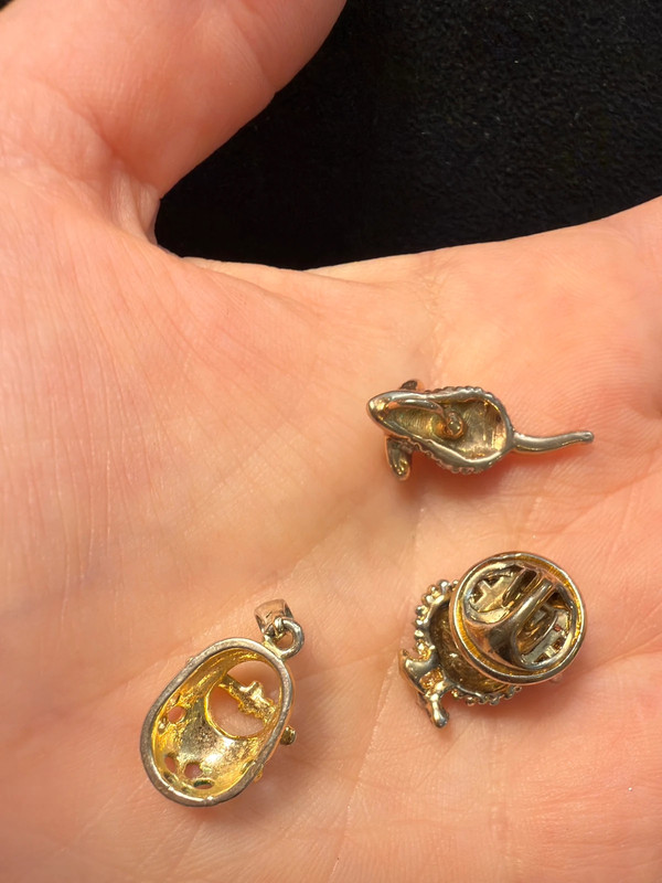 Set of Pendant badge mouse chick sandal