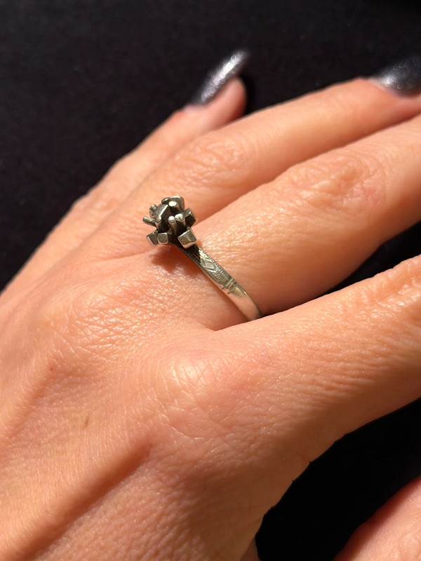 Incredible vintage Sterling silver ring size N1/2