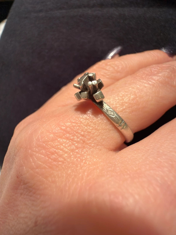 Incredible vintage Sterling silver ring size N1/2