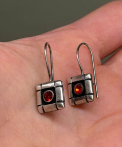 Vintage 925 Sterling Silver Garnet Glass Drop Earring