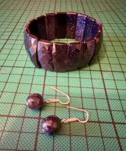 A set made of natural aventurine: silver earrings and a bracelet, plus a gift