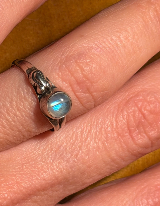 Size M vintage silver ring with moonstone#121