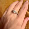 Insanely beautiful silver ring with a sparkling gemstone, size Q124