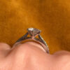Insanely beautiful silver ring with a sparkling gemstone, size Q124