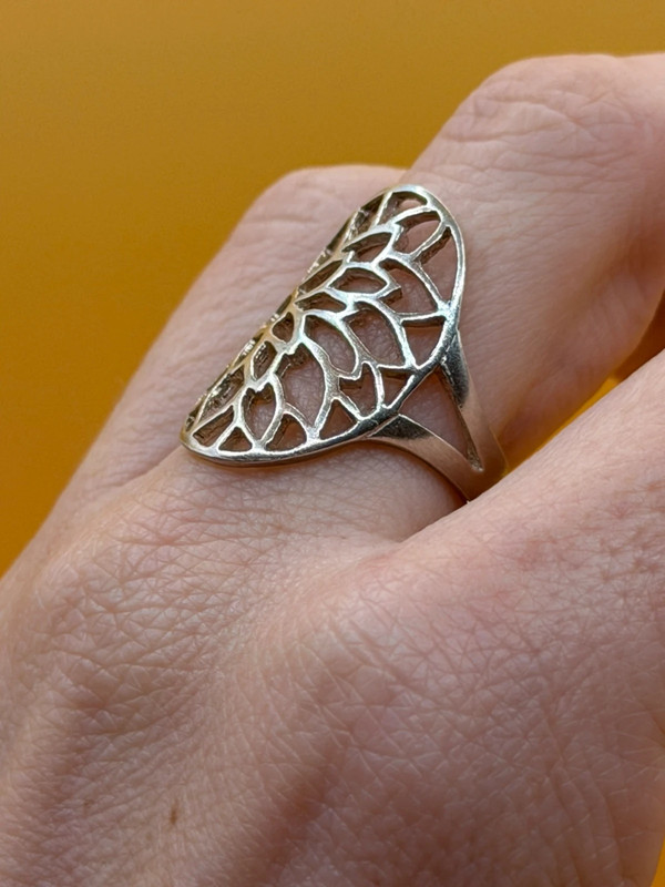 Sterling silver floral ring Uk size P