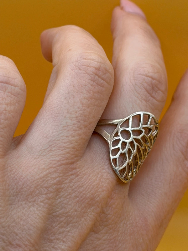 Sterling silver floral ring Uk size P