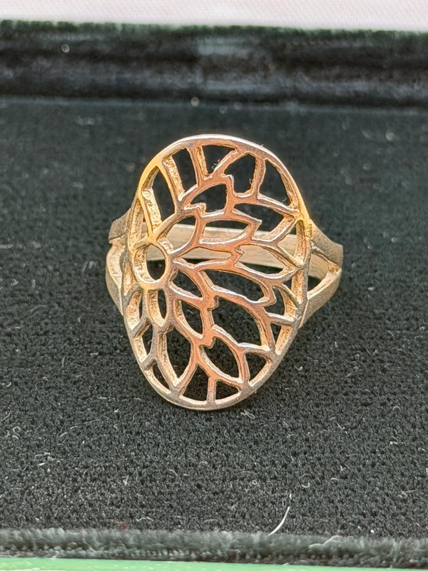 Sterling silver floral ring Uk size P