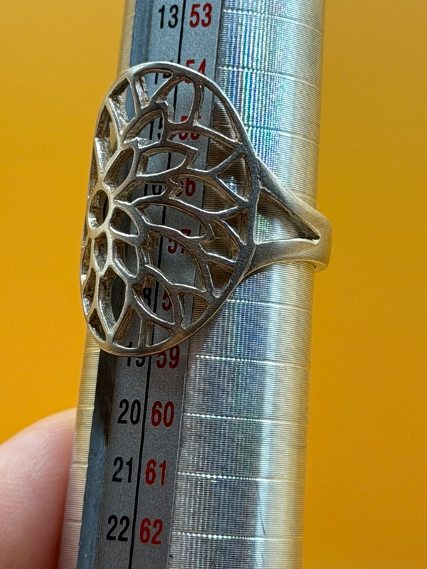 Sterling silver floral ring Uk size P