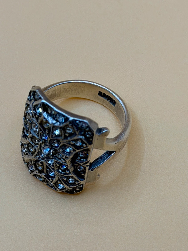 Heavy 925 silver ring, size K½.