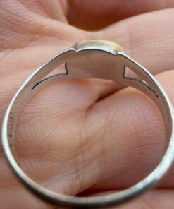 sterling silver ring features a natural tiger's syrup size L