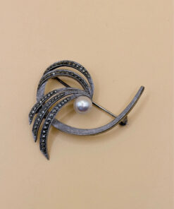 Sterling silver brooch with marcasite and pearls, Flower brooch, Brooch with leaf