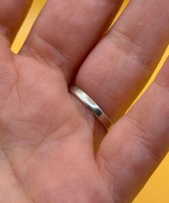 sterling silver ring leaf ring featuring a black onyx inlay Uk size J 1/2